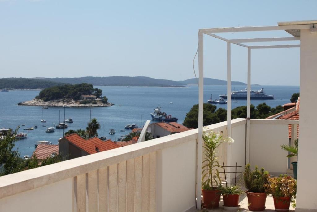 Apartments & Rooms Zlatica Hvar Đảo Hvar Ngoại thất bức ảnh