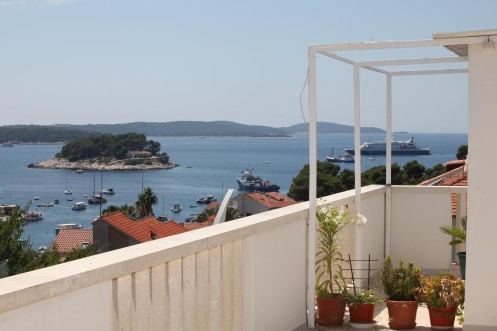 Apartments & Rooms Zlatica Hvar Đảo Hvar Ngoại thất bức ảnh